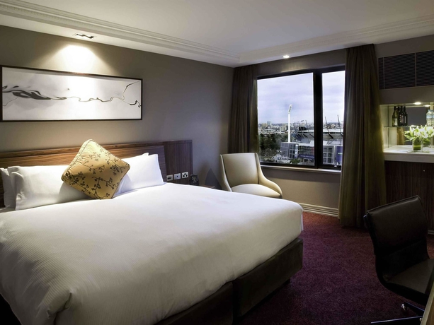 Imagen de la habitación del Hotel Pullman East Melbourne. Foto 7