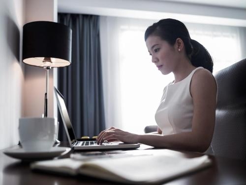 Imagen de la habitación del Hotel Pullman Hanoi. Foto 10