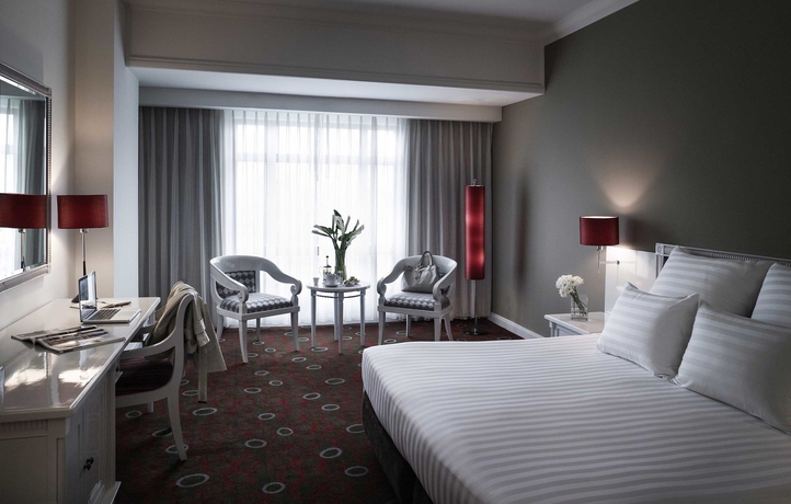 Imagen de la habitación del Hotel Pullman Hanoi. Foto 9