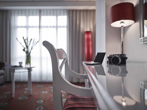 Imagen de la habitación del Hotel Pullman Hanoi. Foto 10