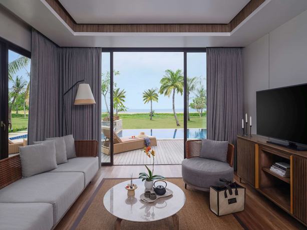 Imagen de la habitación del Hotel Pullman Lombok Merujani Mandalika Beach Resort. Foto 10