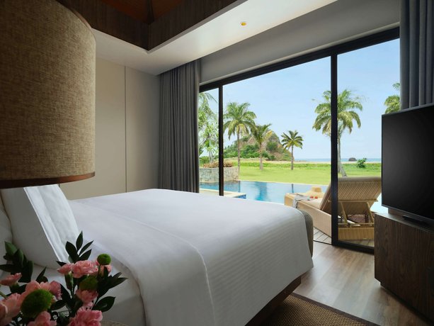 Imagen de la habitación del Hotel Pullman Lombok Merujani Mandalika Beach Resort. Foto 15