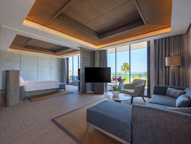 Imagen de la habitación del Hotel Pullman Lombok Merujani Mandalika Beach Resort. Foto 20