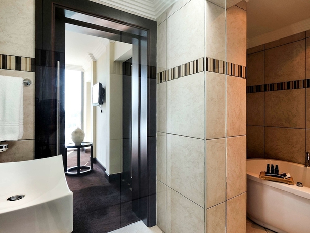 Imagen de la habitación del Hotel Pullman Lubumbashi Grand Karavia. Foto 8