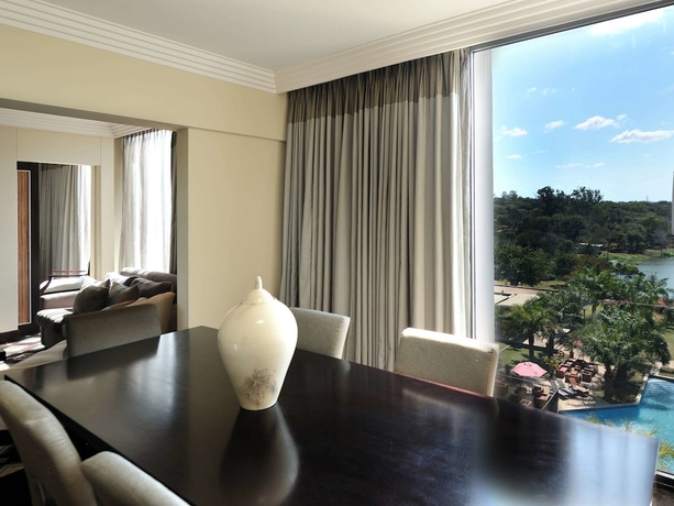 Imagen de la habitación del Hotel Pullman Lubumbashi Grand Karavia. Foto 9