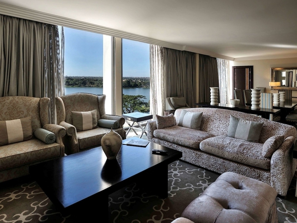 Imagen de la habitación del Hotel Pullman Lubumbashi Grand Karavia. Foto 10