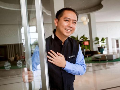 Imagen general del Hotel Pullman Miri Waterfront. Foto 2