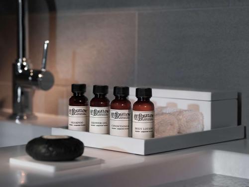 Imagen de la habitación del Hotel Pullman Paris Tour Eiffel. Foto 8