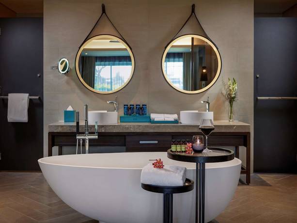 Imagen de la habitación del Hotel Pullman Phu Quoc Beach Resort. Foto 14