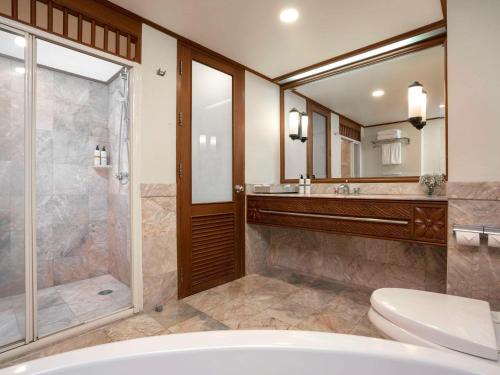 Imagen de la habitación del Hotel Pullman Phuket Karon Beach Resort. Foto 11