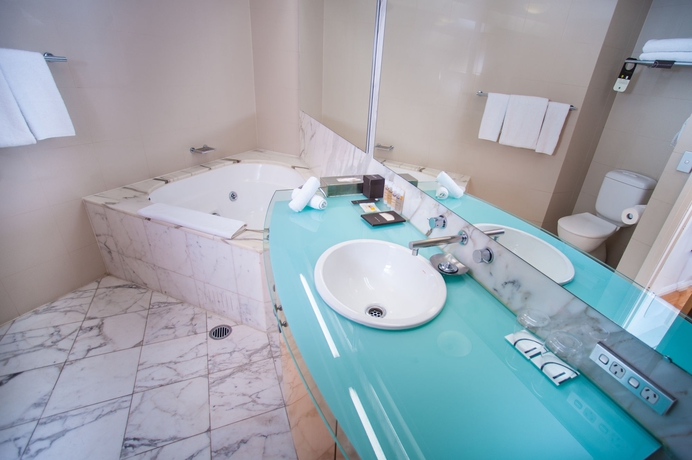 Imagen de la habitación del Hotel Pullman Quay Grand Sydney Harbour. Foto 8