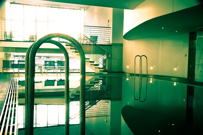 Imagen de la piscina del Hotel Pullman Quay Grand Sydney Harbour. Foto 15