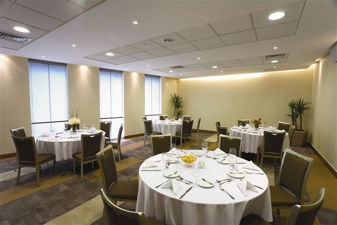 Imagen de los interiores del Hotel Pullman Santiago El Bosque. Foto 7