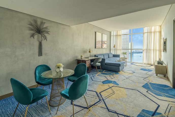 Imagen de la habitación del Hotel Pullman Sharjah. Foto 11