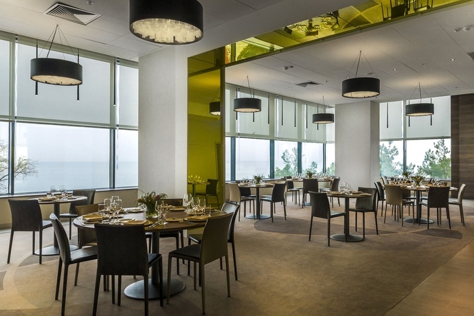 Imagen del bar/restaurante del Hotel Pullman Sochi Centre. Foto 4