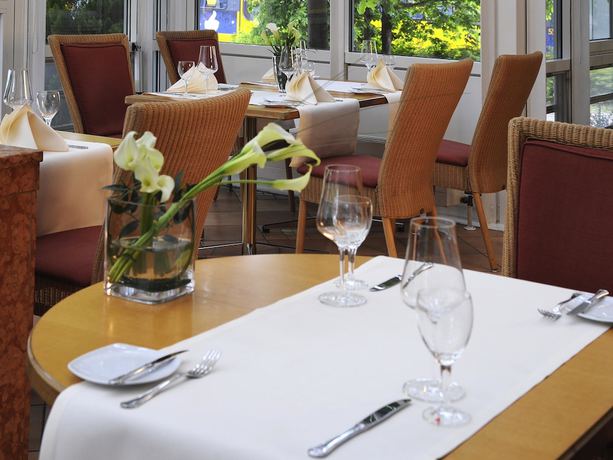 Imagen del bar/restaurante del Hotel Pullman Stuttgart Fontana. Foto 4