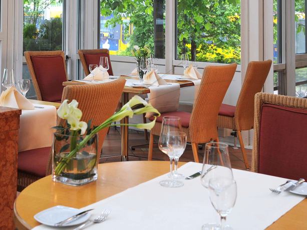 Imagen del bar/restaurante del Hotel Pullman Stuttgart Fontana. Foto 6