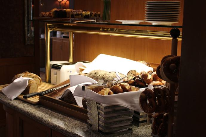 Imagen del bar/restaurante del Hotel Pullman Stuttgart Fontana. Foto 7