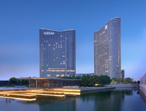 Imagen general del Hotel Pullman Wuxi New Lake. Foto 8