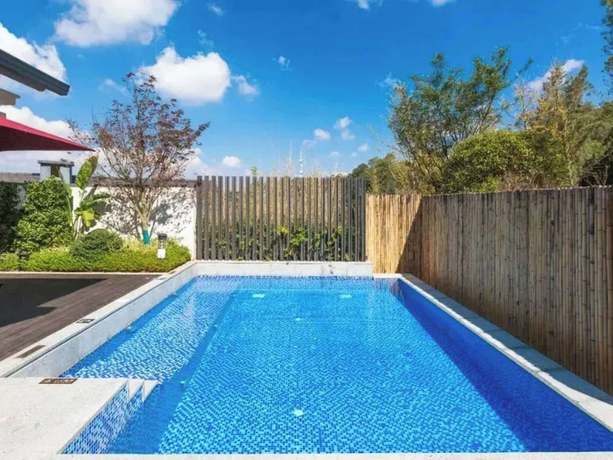 Imagen de la piscina del Hotel Pullman Yuxi. Foto 20