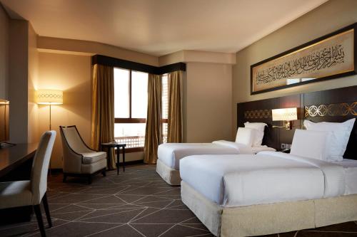 Imagen de la habitación del Hotel Pullman Zamzam Madina. Foto 12