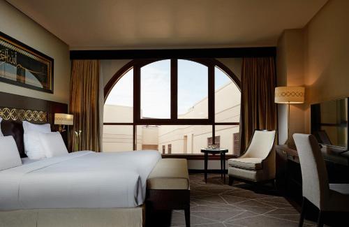 Imagen de la habitación del Hotel Pullman Zamzam Madina. Foto 15