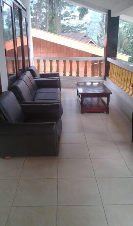 Imagen general del Hotel Puncak Camp Hills. Foto 4