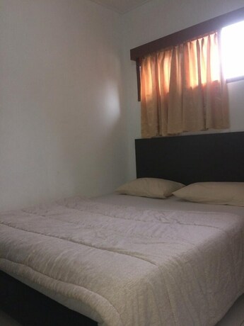 Imagen de la habitación del Hotel Puncak Camp Hills. Foto 6