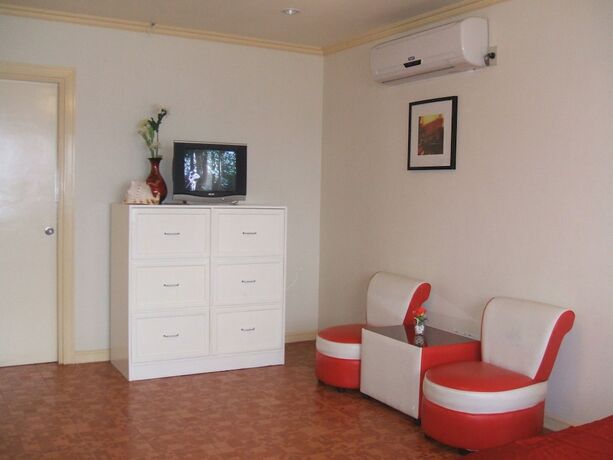 Imagen general del Hotel Pundaquit Luxury Resort. Foto 6