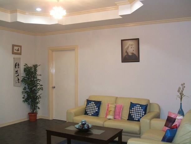 Imagen de la habitación del Hotel Pundaquit Luxury Resort. Foto 16