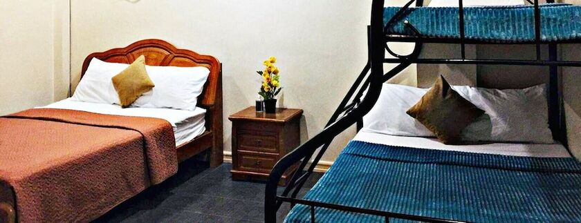 Imagen de la habitación del Hotel Pundaquit Luxury Resort. Foto 17