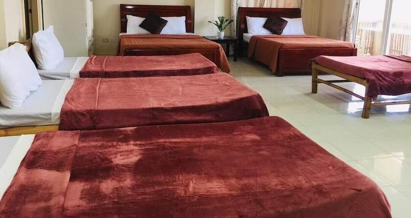 Imagen de la habitación del Hotel Pundaquit Luxury Resort. Foto 18