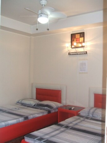 Imagen de la habitación del Hotel Pundaquit Luxury Resort. Foto 25