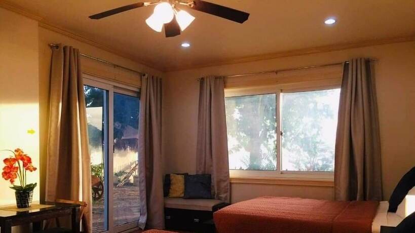 Imagen de la habitación del Hotel Pundaquit Luxury Resort. Foto 30