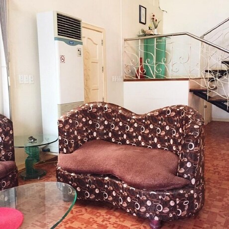 Imagen de los interiores del Hotel Pundaquit Luxury Resort. Foto 36