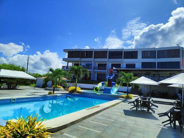 Imagen general del Hotel Punta Azul. Foto 9