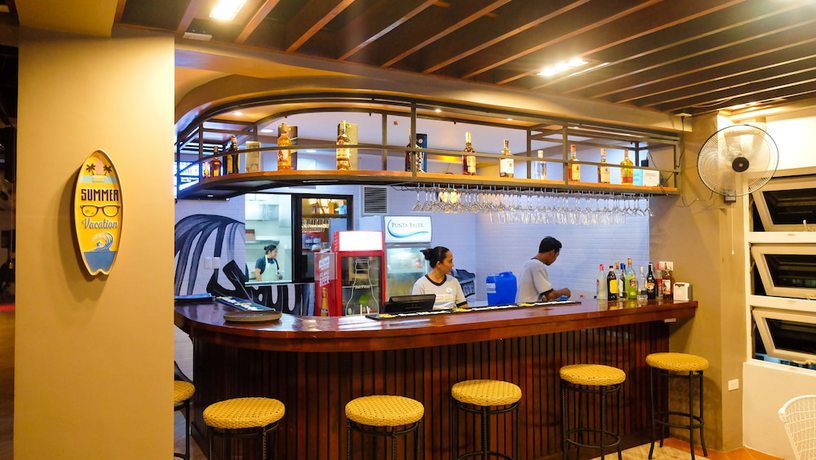 Imagen del bar/restaurante del Hotel Punta Baler Hotel. Foto 3