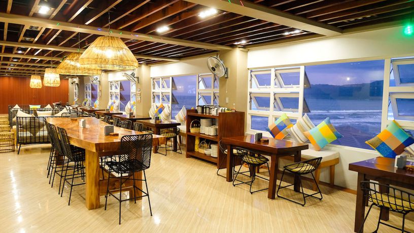 Imagen del bar/restaurante del Hotel Punta Baler Hotel. Foto 4