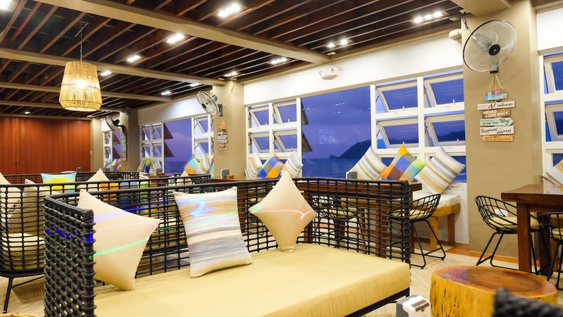 Imagen del bar/restaurante del Hotel Punta Baler Hotel. Foto 5