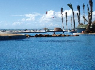 Imagen de la piscina del Hotel Punta Blanca, Isla De Coche. Foto 7