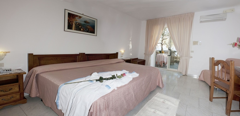 Imagen de la habitación del Hotel Punta Chiarito Resort. Foto 4