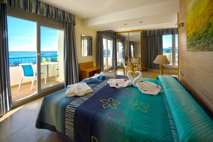 Imagen de la habitación del Hotel Punta Del Cantal - Adults Only. Foto 5