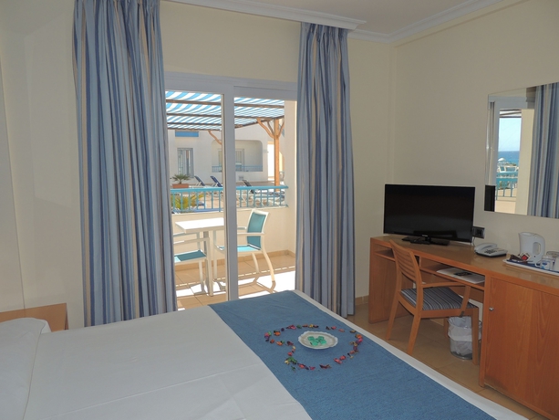 Imagen de la habitación del Hotel Punta Del Cantal - Adults Only. Foto 11