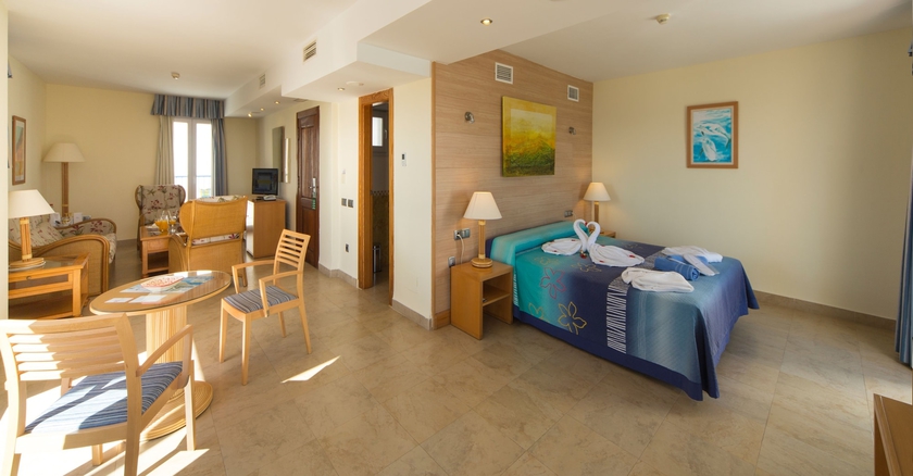 Imagen de la habitación del Hotel Punta Del Cantal - Adults Only. Foto 16