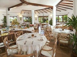 Imagen del bar/restaurante del Hotel Punta Est. Foto 11