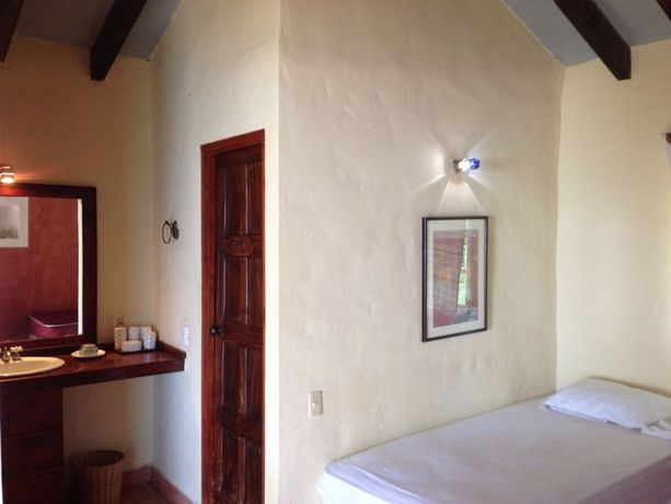 Imagen de los exteriores del Hotel Punta Franca. Foto 7