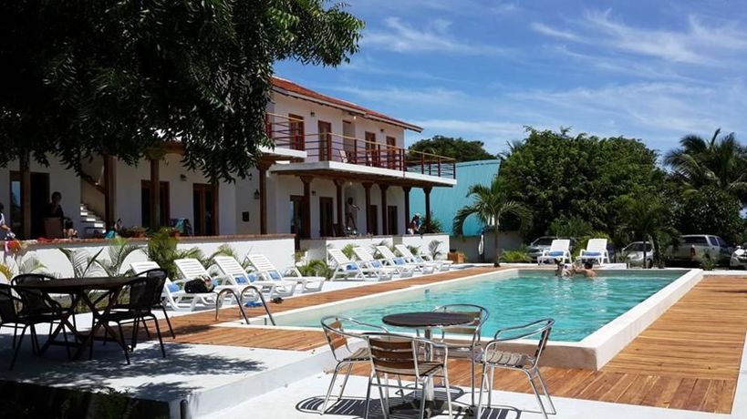 Imagen de la piscina del Hotel Punta Franca. Foto 12