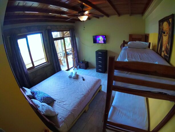 Imagen de la habitación del Hotel Punta Hills Montanita. Foto 17