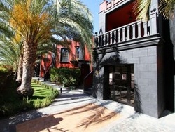 Imagen de los exteriores del Hotel Punta Marina. Foto 3