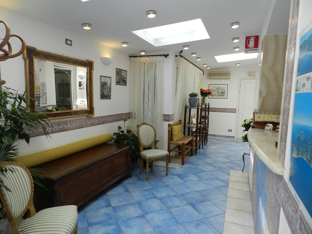 Imagen de los interiores del Hotel Punta Mesco. Foto 12